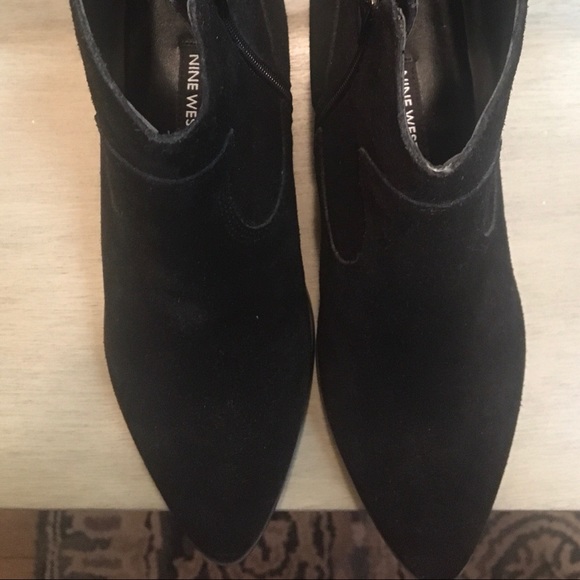 Nine West Single Pointy Toe Suede Ankle Bootie - Picture 3 of 6